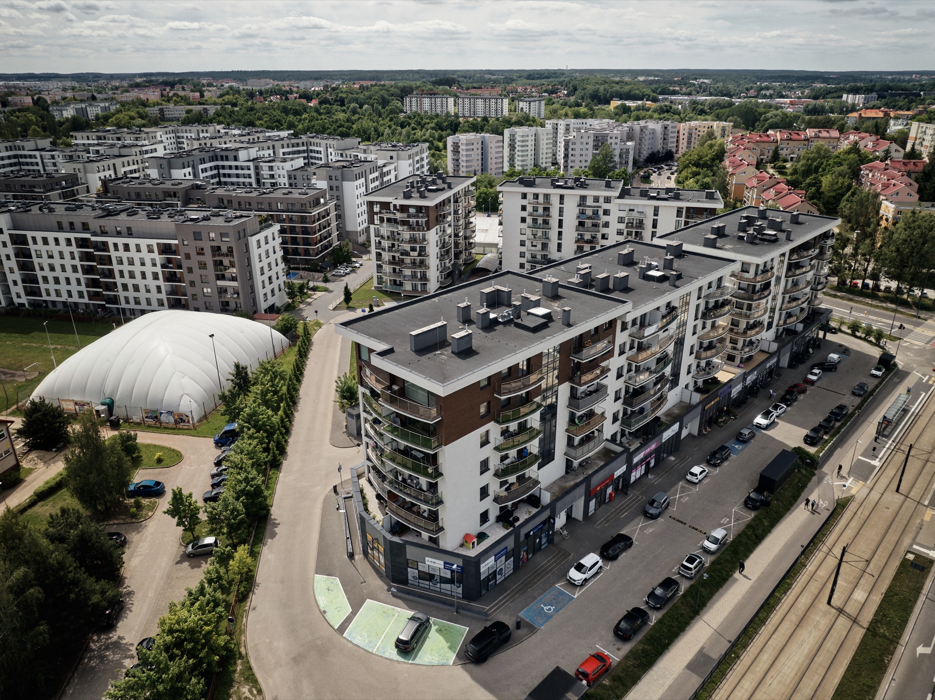Widok z drona — taras główny + panorama